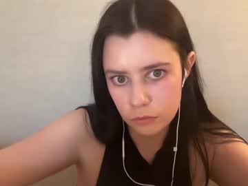 Essenalaurent June 03, 2025 Chaturbate stream image
