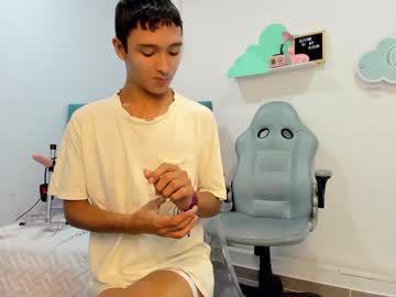 Santi19_ June 04, 2025 Chaturbate stream image