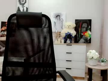 Evelove33 June 04, 2025 Chaturbate stream image