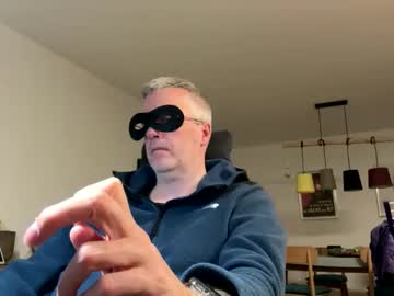 Uselessdog stream photo from June 08, 2025