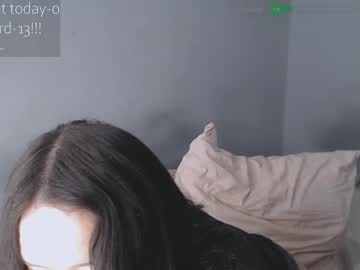 L_I_L_L_Y_ June 13, 2025 Chaturbate stream image