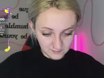 Frosty_Blueberries4 June 17, 2025 Chaturbate stream image