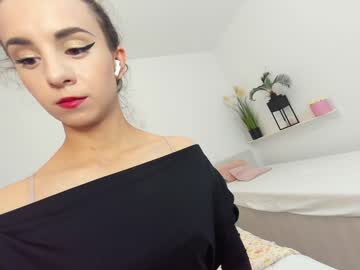 Ehotlovea June 18, 2025 Chaturbate stream image