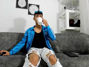 Logantwink18 June 18, 2025 Chaturbate stream image