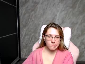 Reginasmilee stream photo from June 21, 2025