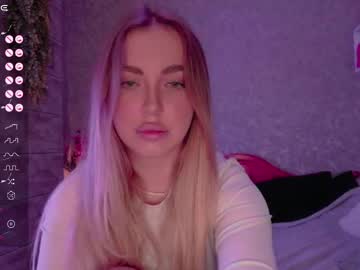 Holly_Molly8 stream photo from June 24, 2025