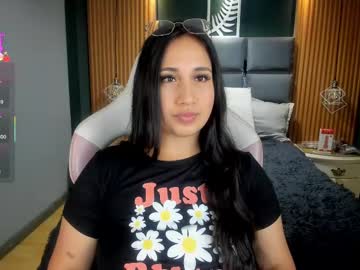 Lauroberts June 25, 2025 Chaturbate stream image