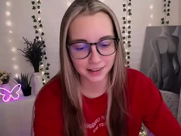 Yours_Piece_Of_Happiness_ July 02, 2025 Chaturbate stream image