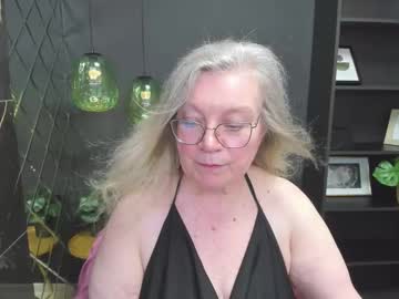 Natalicloud stream photo from July 03, 2025