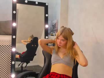 Minnie_Collins July 07, 2025 Chaturbate stream image