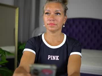 Violet_Adler stream photo from July 16, 2025