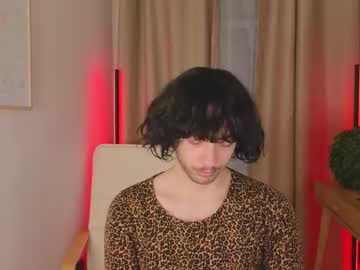 Kriskinks July 17, 2025 Chaturbate stream image