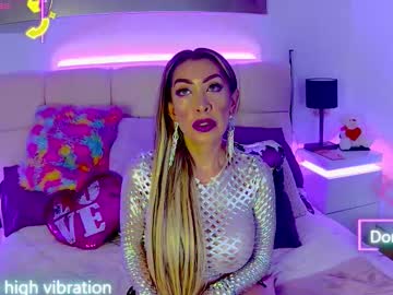 Evelynagrey stream photo from July 22, 2025