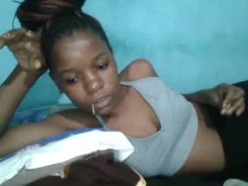 Petitesweetchiq July 22, 2025 Chaturbate stream image