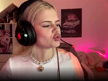 Savannahpinet August 01, 2025 Chaturbate stream image