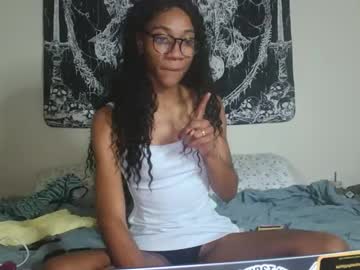 Icedmochabree August 01, 2025 Chaturbate stream image