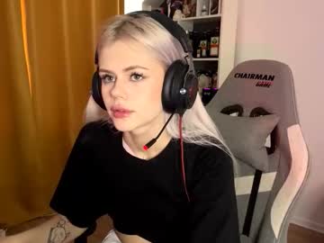 Savannahpinet August 02, 2025 Chaturbate stream image