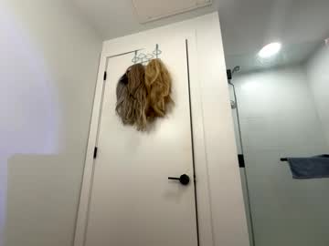 Mickisofine August 03, 2025 Chaturbate stream image