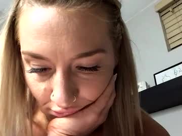 Peepholeprincess August 03, 2025 Chaturbate stream image