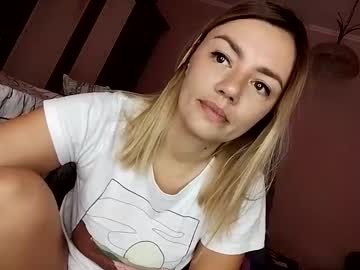 Krisssexi August 03, 2025 Chaturbate stream image