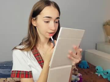 Polly_Bee August 03, 2025 Chaturbate stream image