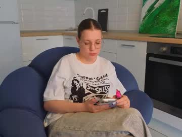 Linhwhisby August 04, 2025 Chaturbate stream image