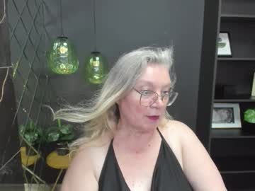 Natalicloud stream photo from August 04, 2025