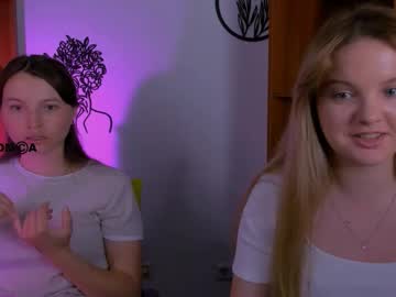 Olivia_Bee August 04, 2025 Chaturbate stream image