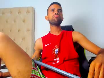 Adri_Sexboy229 August 04, 2025 Chaturbate stream image