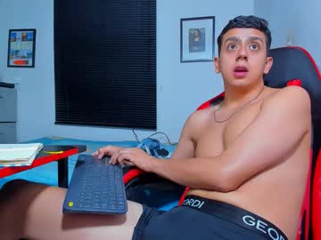 Maxowens_Oficial August 06, 2025 Chaturbate stream image