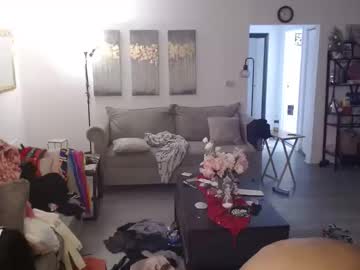 Carliecreams August 06, 2025 Chaturbate stream image