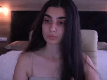 Dollyshine August 06, 2025 Chaturbate stream image