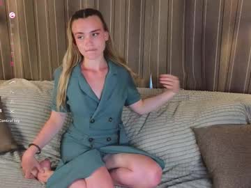 Kelliezitzmann August 08, 2025 Chaturbate stream image