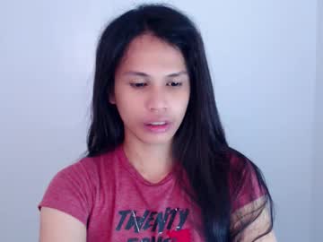 Momi_Khem019 August 08, 2025 Chaturbate stream image