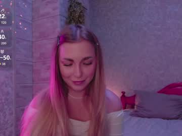 Holly_Molly8 stream photo from August 25, 2025