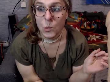Jennyneeds stream photo from August 26, 2025