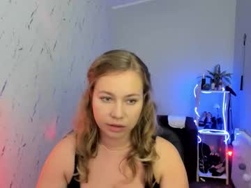 Holly_Bb95 September 01, 2025 Chaturbate stream image