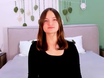 Strawbunnybite September 01, 2025 Chaturbate stream image