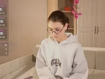 Linna4kiss September 01, 2025 Chaturbate stream image