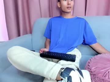 Raven_Yees September 04, 2025 Chaturbate stream image