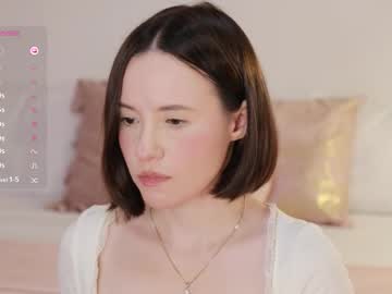 _Female_Essence_ stream photo from September 04, 2025