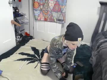 Femboydee73 stream photo from September 13, 2025