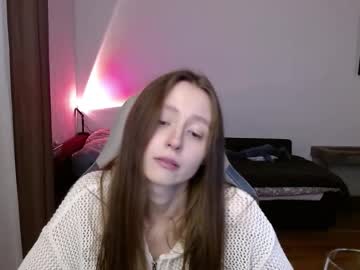 Valents_Cherry stream photo from September 15, 2025