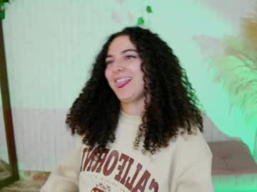 Merida_Bell18 September 17, 2025 Chaturbate stream image