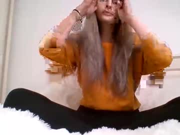 Yvonna_Bensen September 17, 2025 Chaturbate stream image