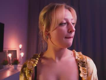 Rue_Novella September 17, 2025 Chaturbate stream image