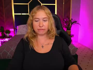 Smilingladyy September 17, 2025 Chaturbate stream image