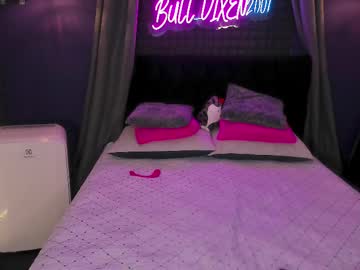 Bull_Vixen2001 September 18, 2025 Chaturbate stream image
