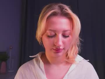Rue_Novella September 18, 2025 Chaturbate stream image