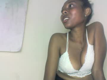 Layannek September 18, 2025 Chaturbate stream image
